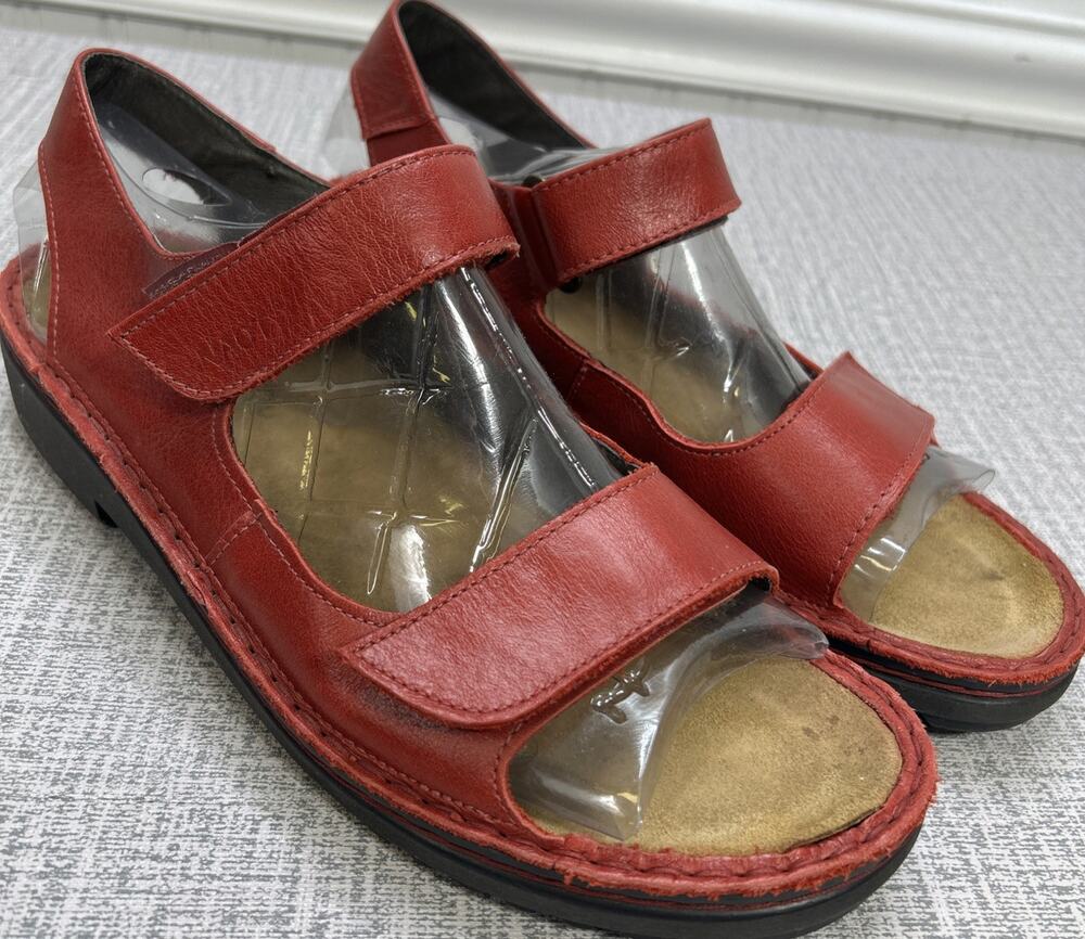 Naot Karenna Red Sandals 40 EU 9-9.5 US Hook Eye Close Israel Slingback Comfort